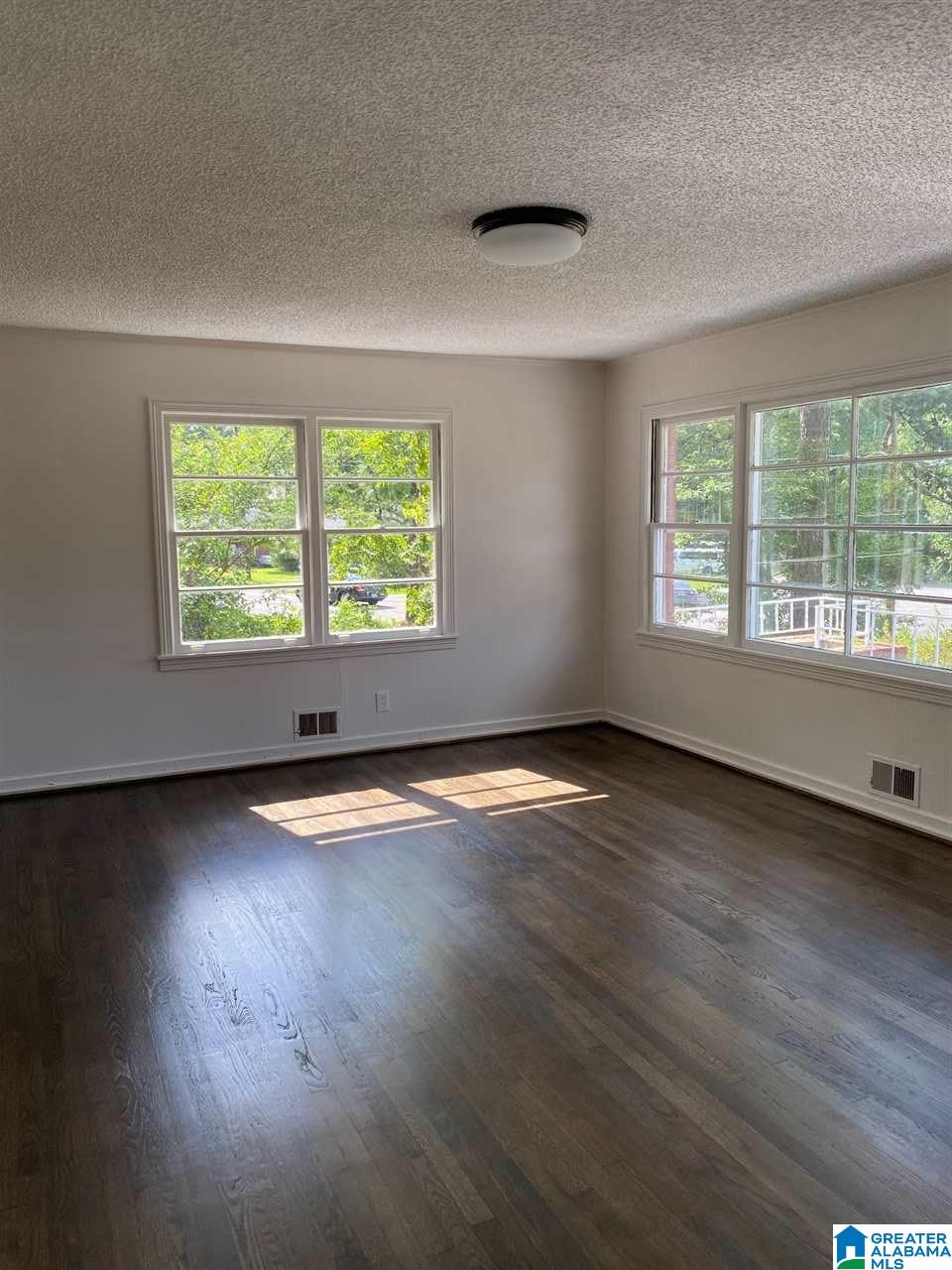 324 Ridgewood Avenue Fairfield, AL 35064 - Photo 2 of 12