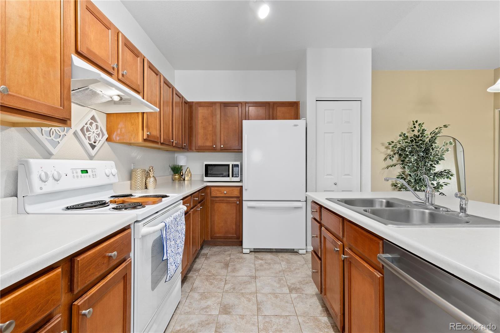 10841 Twenty Mile Road, Unit 206 Parker, CO 80134 - Photo 12 of 32