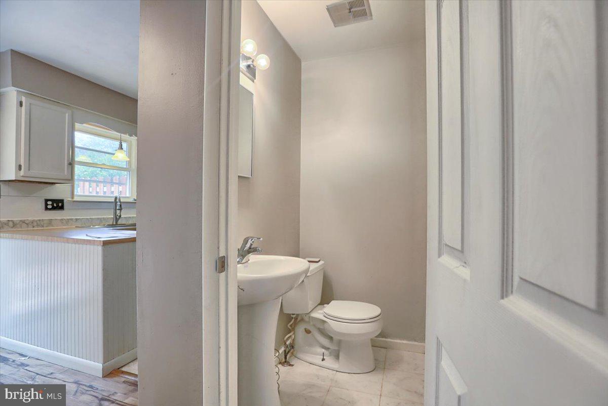 1096 Williamsburg Road Lancaster, PA 17603 - Photo 9 of 31 Gallery Image 9