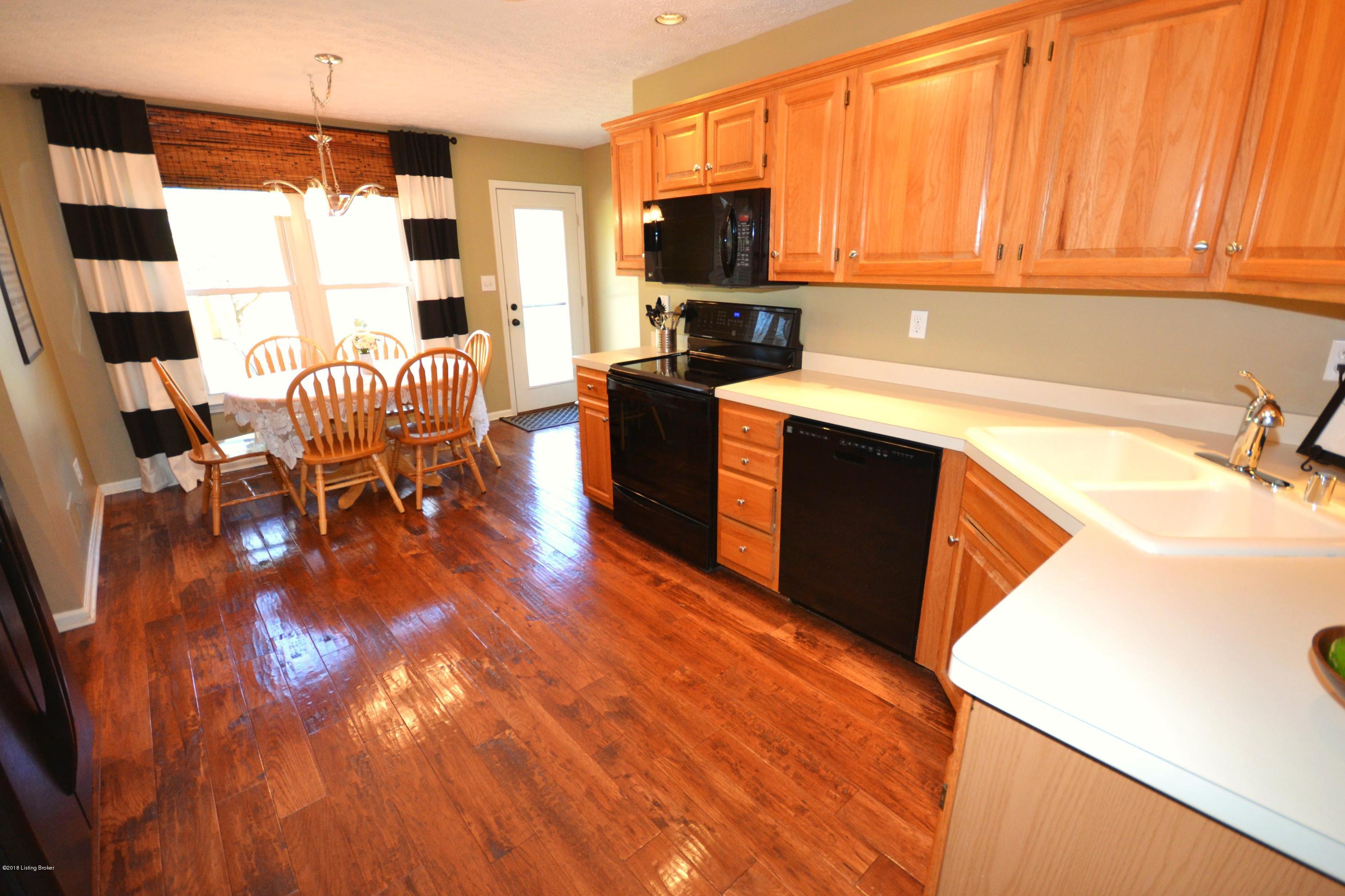 7713 Shaker Mill Road Louisville, KY 40220 - Photo 9 of 22 DSC_0389