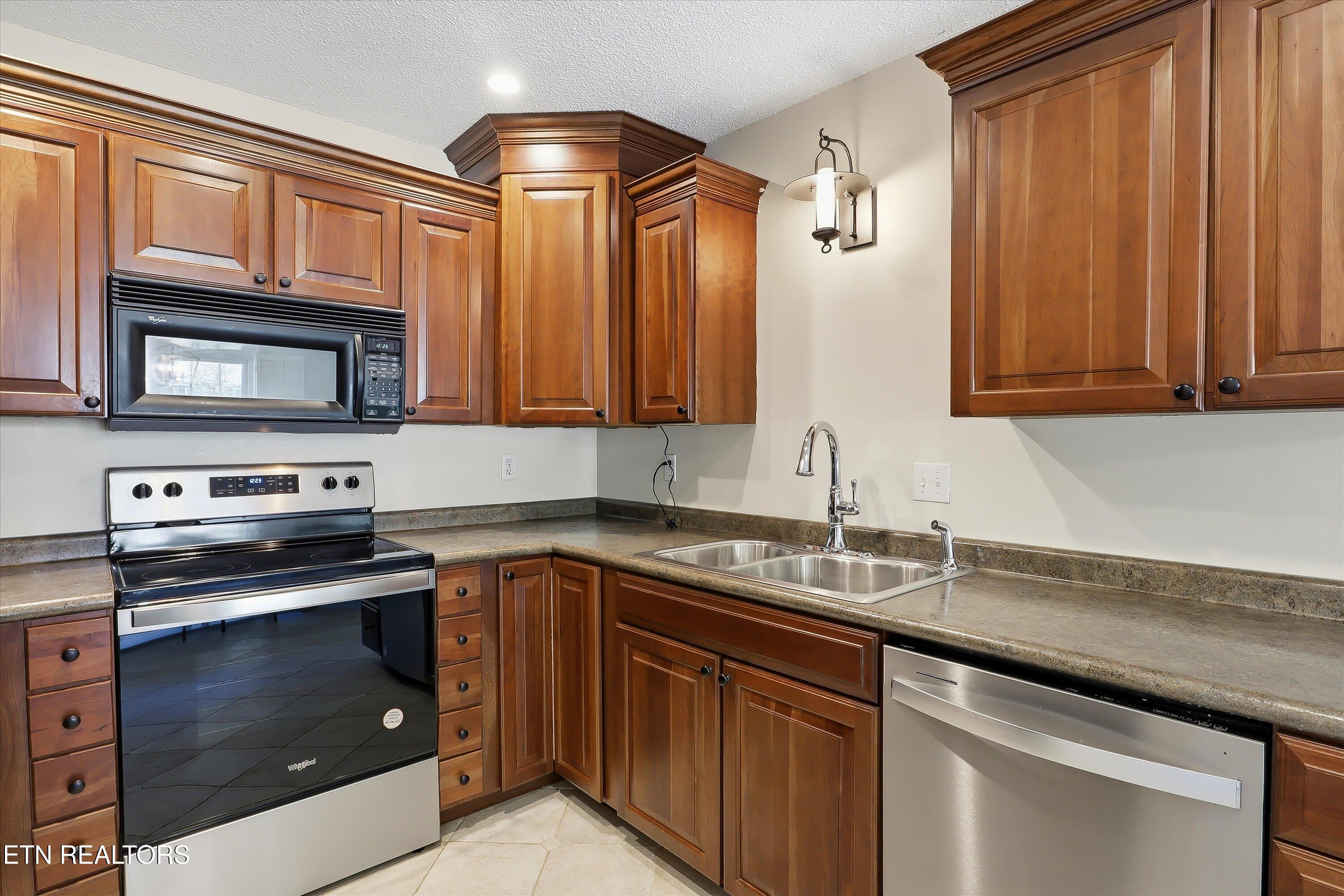 4336 Walnut Ridge Lane Knoxville, TN 37921 - Photo 10 of 24 Kitchen