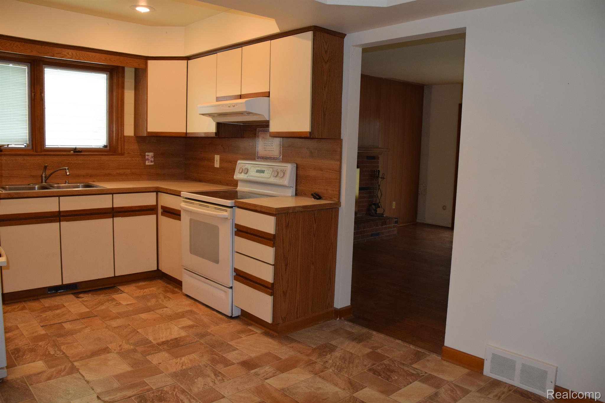 2581 King Road Trenton, MI 48183 - Photo 8 of 21 Gallery Image 8