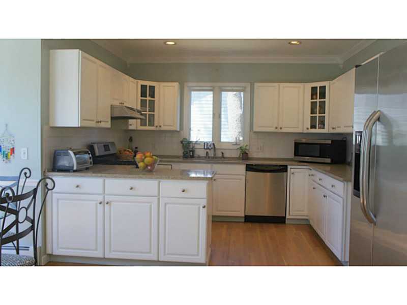 60 Mason Road Barrington, RI 02806 - Photo 13 of 24 Kitchen.