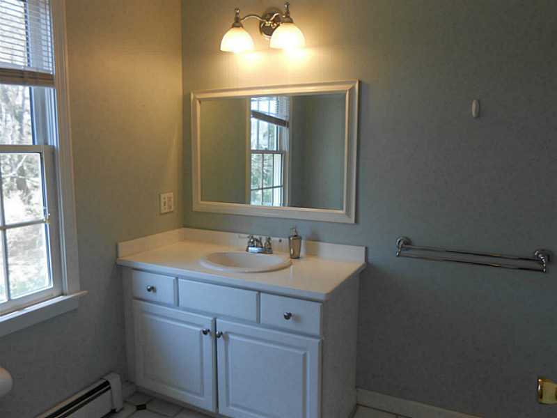 60 Mason Road Barrington, RI 02806 - Photo 23 of 24 Bathroom.