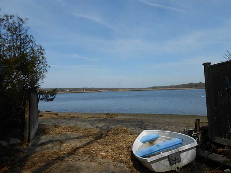 Waterfront/Dock/Pier. Beach access at end of street
