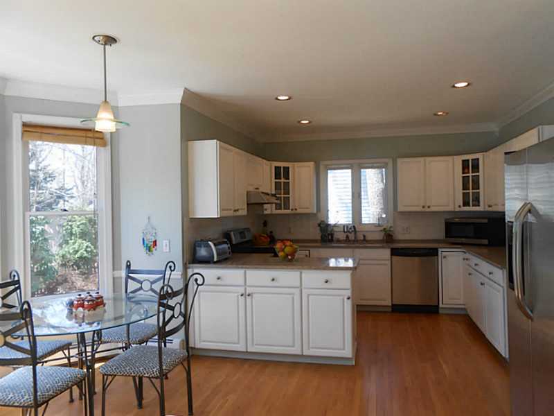 60 Mason Road Barrington, RI 02806 - Photo 10 of 24 Kitchen.