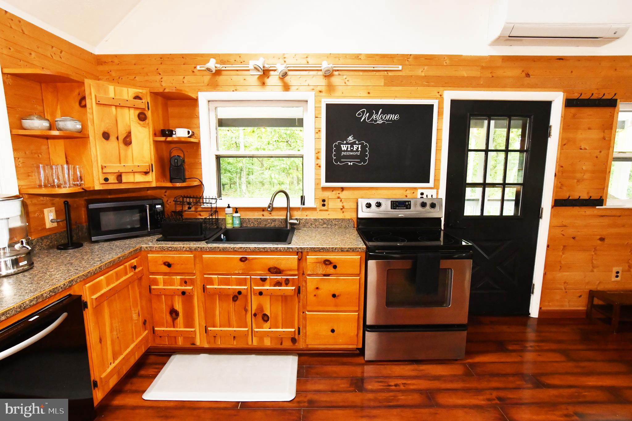 513 Cardinal Drive Rio, WV 26755 - Photo 23 of 55 Kitchen