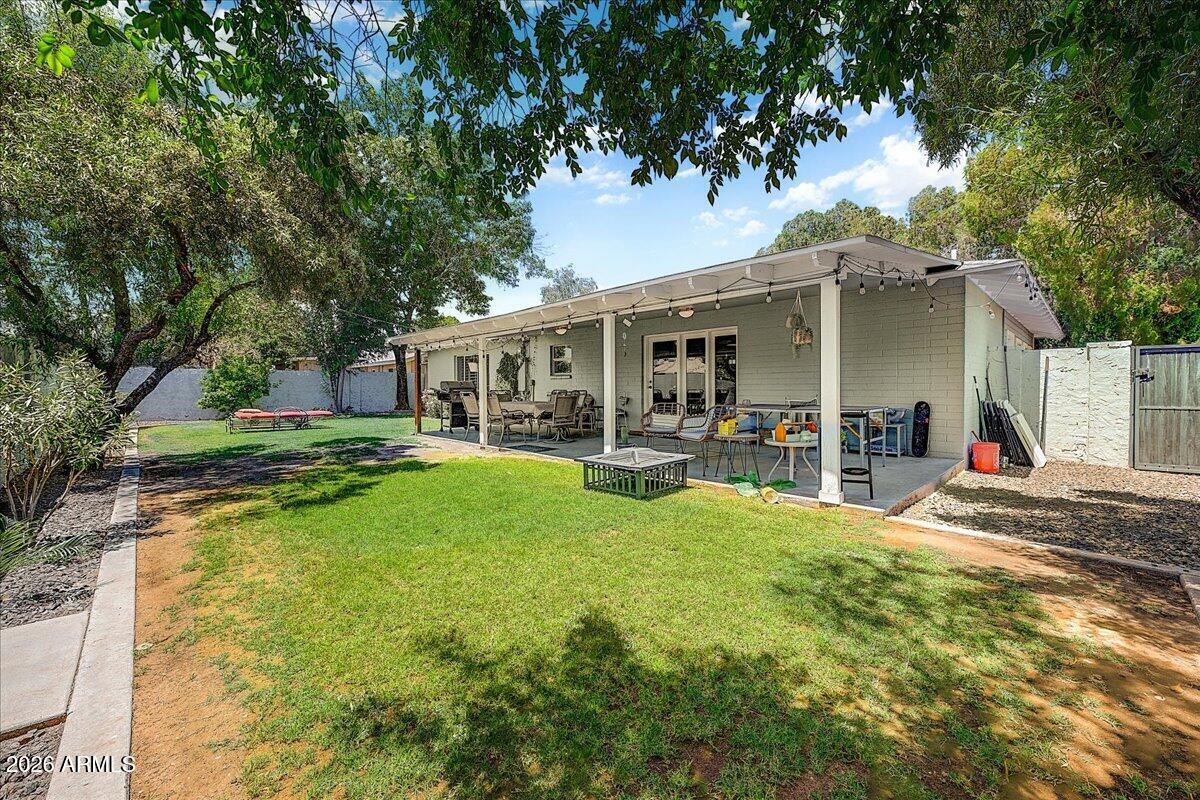 607 West 15th Street Tempe, AZ 85281 - Photo 28 of 29 a view of a house with backyard porch and sitting area