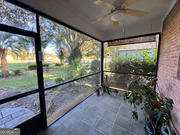 a view of yard with green space