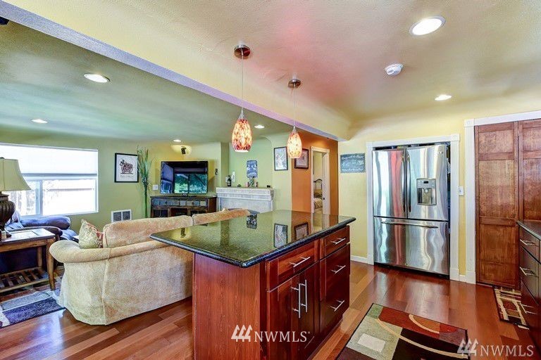 13003 Southeast 151st Street Renton, WA 98058 - Photo 4 of 16 Gallery Image 4