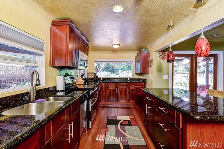13003 Southeast 151st Street Renton, WA 98058 - Photo 5 of 16 Gallery Image 5