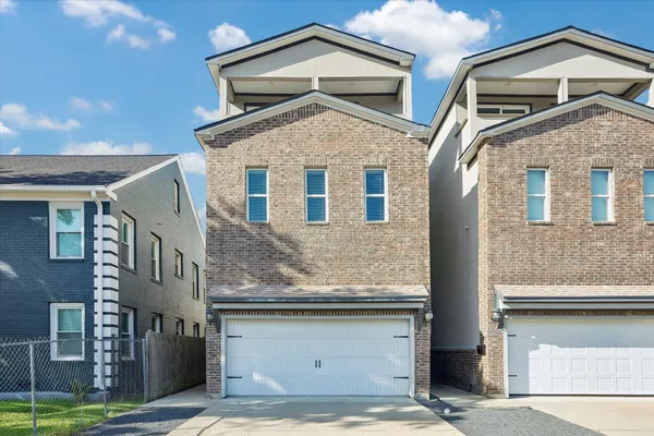 $2,900 | 2807 Wichita Street, Houston, TX 77004