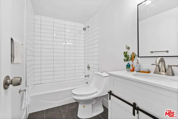 $3,550,000 | 5529 Dairy Avenue, Long Beach, CA 90805