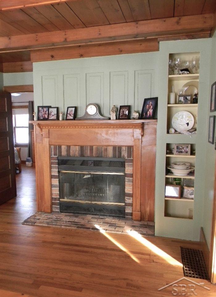 4567 West Freeland Road Saginaw, MI 48604 - Photo 10 of 38 Wood Burning Fireplace