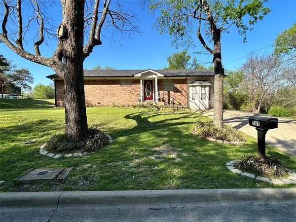 $290,000 | 303 Caesar Street, Ennis, TX 75119