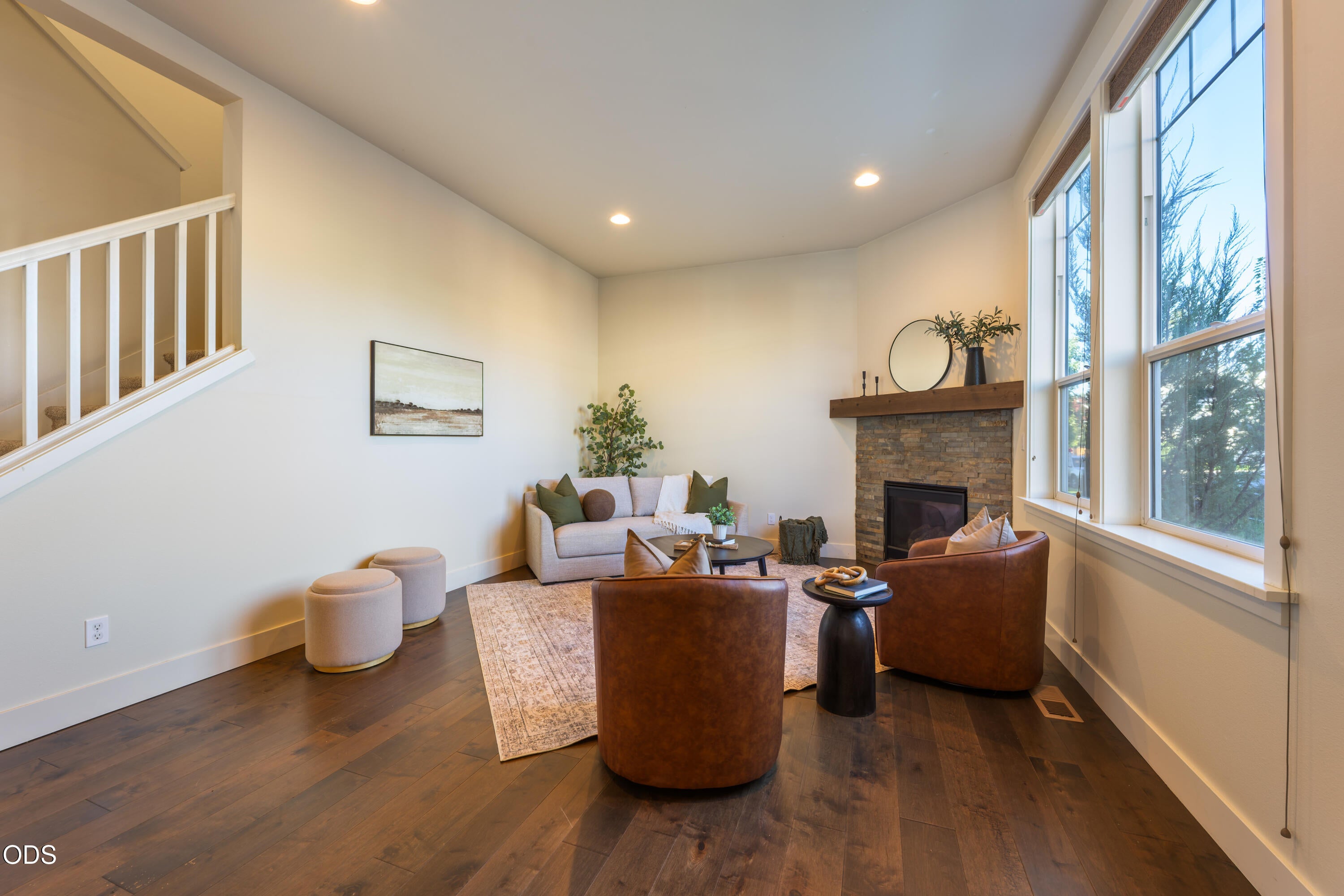 61591 Aaron Way Bend, OR 97702 - Photo 3 of 25 Gallery Image 3