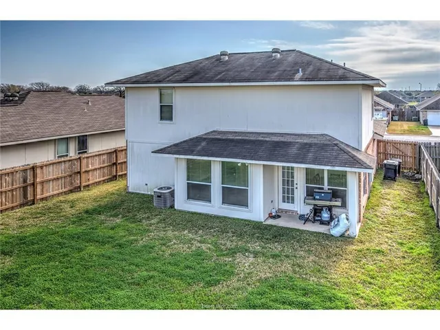 $2,400 | 913 Gardenia Street, College Station, TX 77845