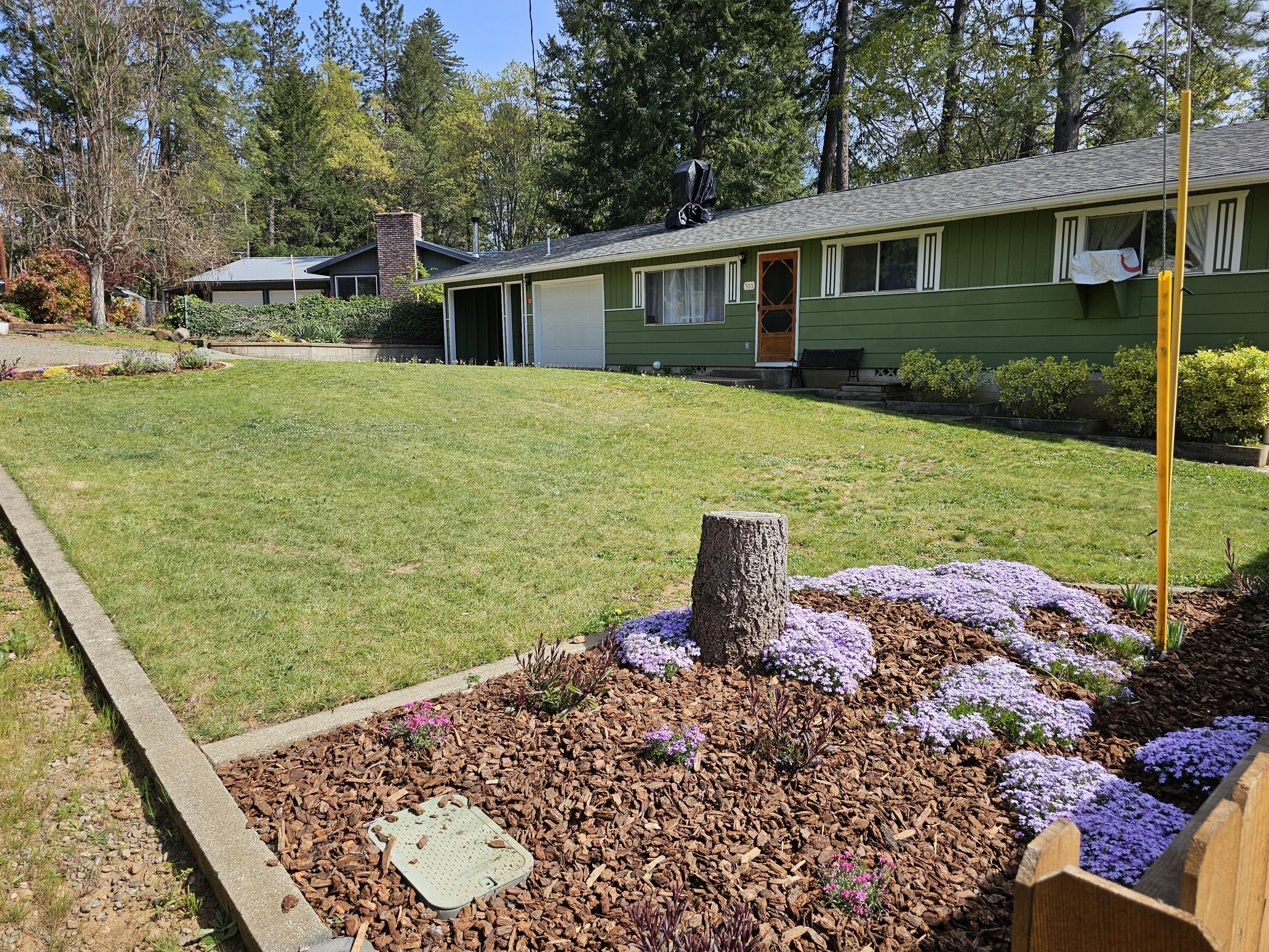 333 Terrace Cave Junction, OR 97523 - Photo 2 of 32 20240422_153816