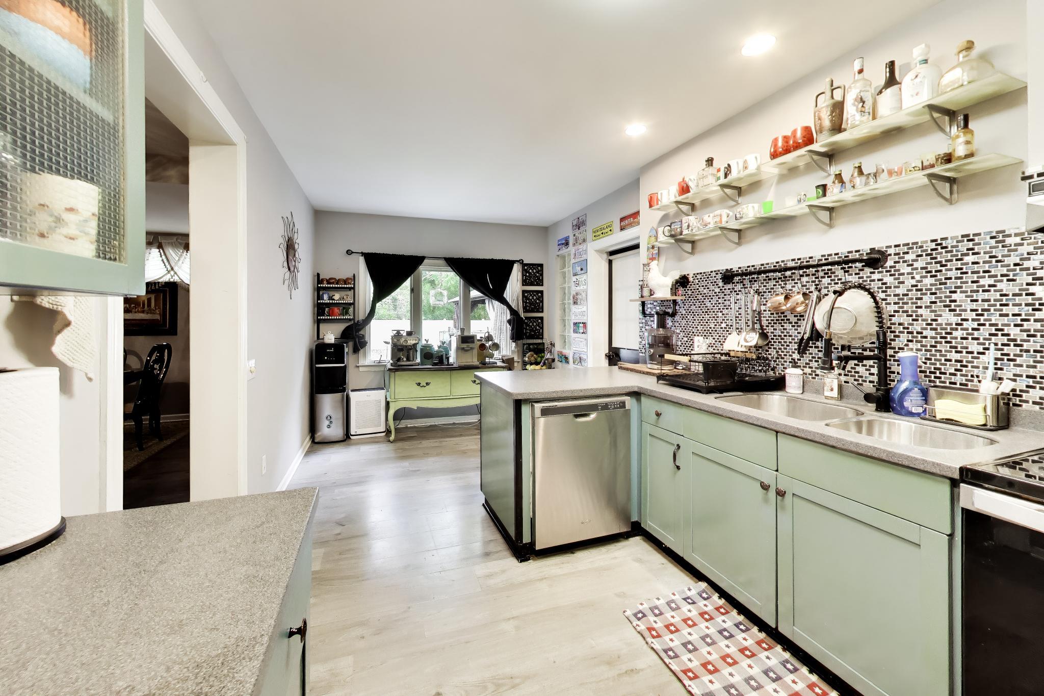 13514 Livingston Road Clinton, MD 20735 - Photo 11 of 37 Modern kitchen