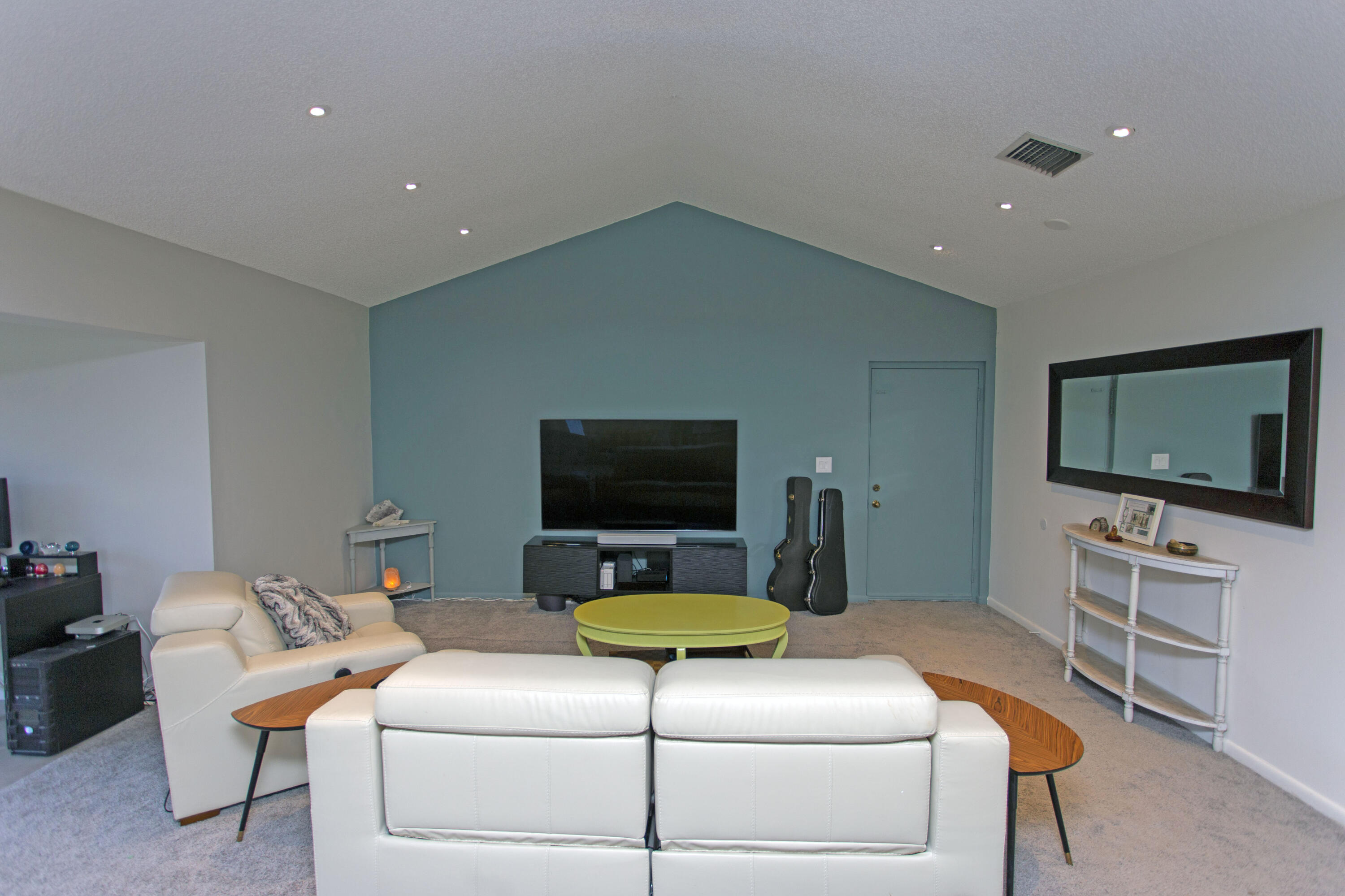 6221 Old Court Road, Unit 207 Boca Raton, FL 33433 - Photo 6 of 17 Living Room
