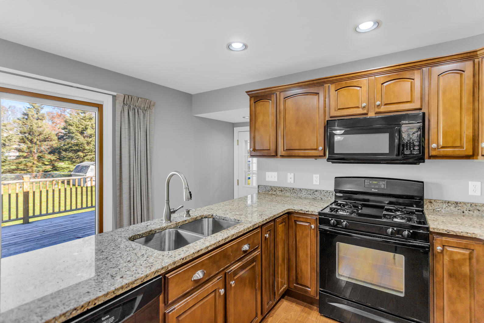 4880 Slayton Road Jackson, MI 49201 - Photo 5 of 43 0N0A4018