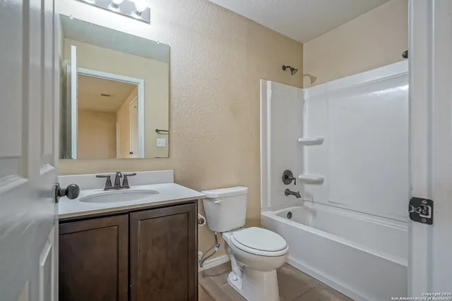 $1,800 | 3726 Coyote Creek, Schertz, TX 78154