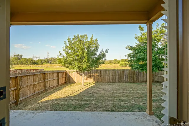 $1,800 | 3726 Coyote Creek, Schertz, TX 78154