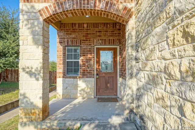 $1,800 | 3726 Coyote Creek, Schertz, TX 78154