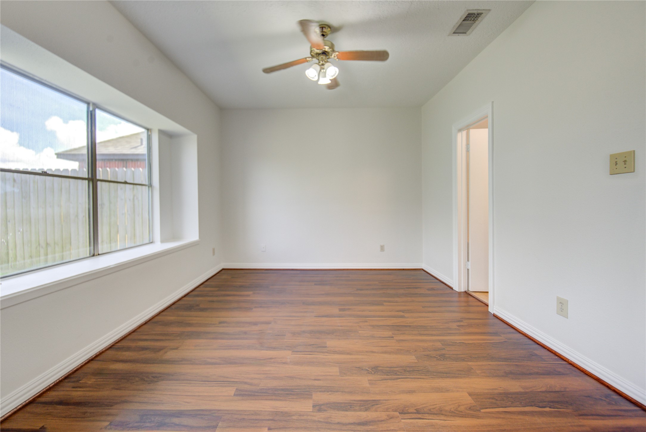 308 North Ranch House Road Angleton, TX 77515 - Photo 13 of 29 Primary room