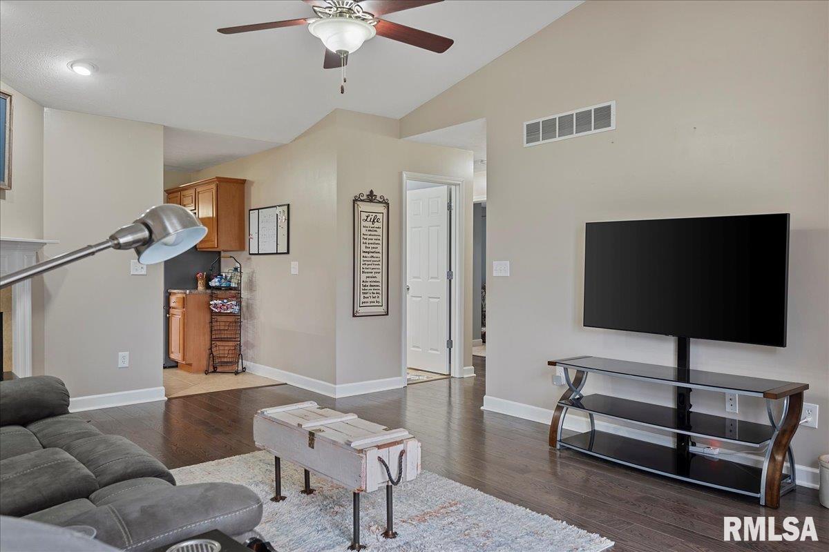 5402 Biltmore Drive Springfield, IL 62711 - Photo 6 of 40