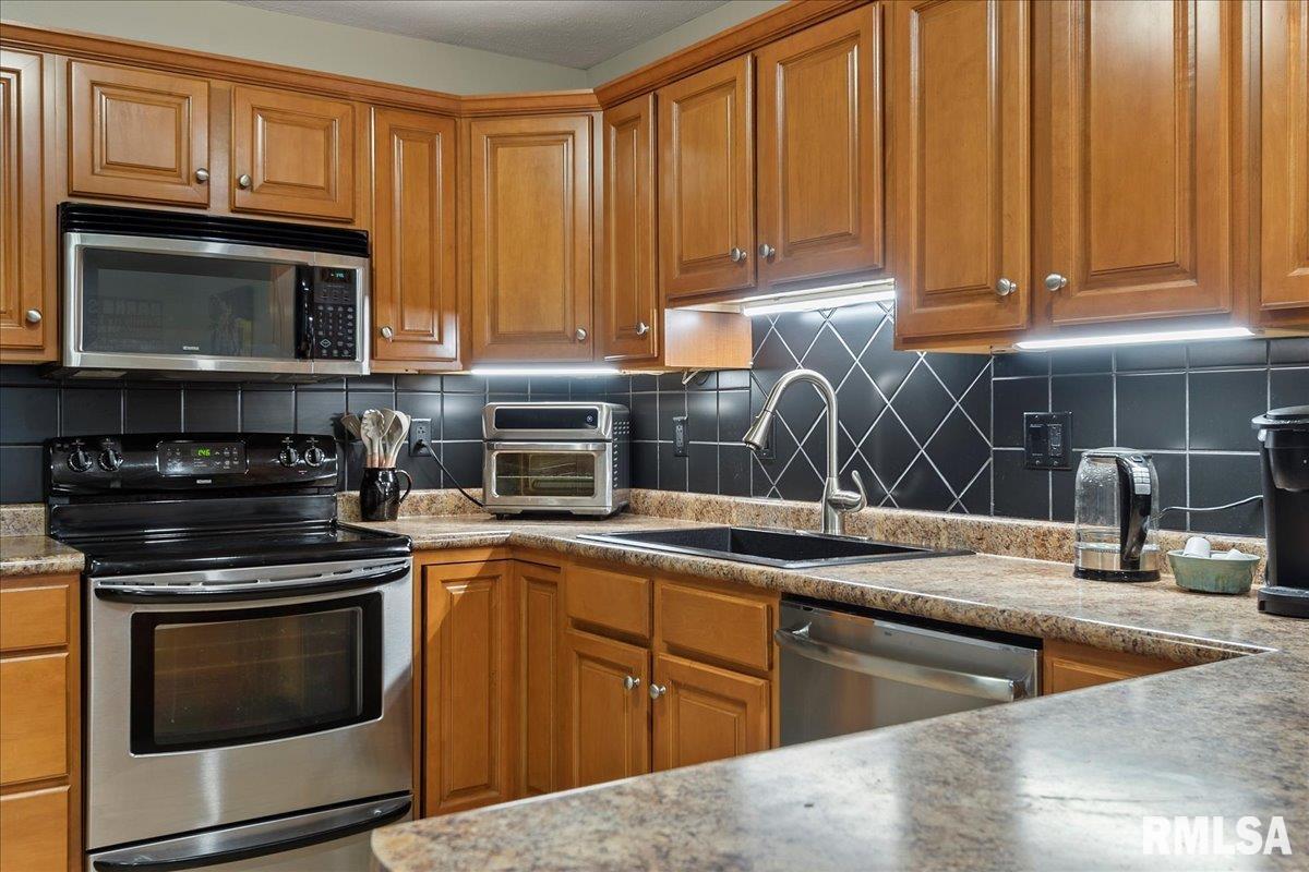 5402 Biltmore Drive Springfield, IL 62711 - Photo 10 of 40