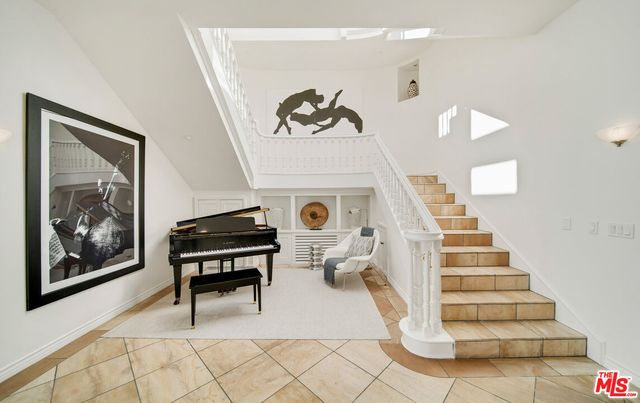 $10,000,000 | 42500 Pacific Coast Highway, Malibu, CA 90265