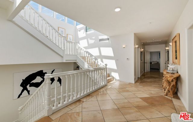 $10,000,000 | 42500 Pacific Coast Highway, Malibu, CA 90265