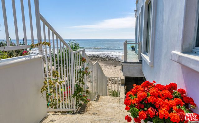 $10,000,000 | 42500 Pacific Coast Highway, Malibu, CA 90265