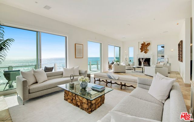 $10,000,000 | 42500 Pacific Coast Highway, Malibu, CA 90265