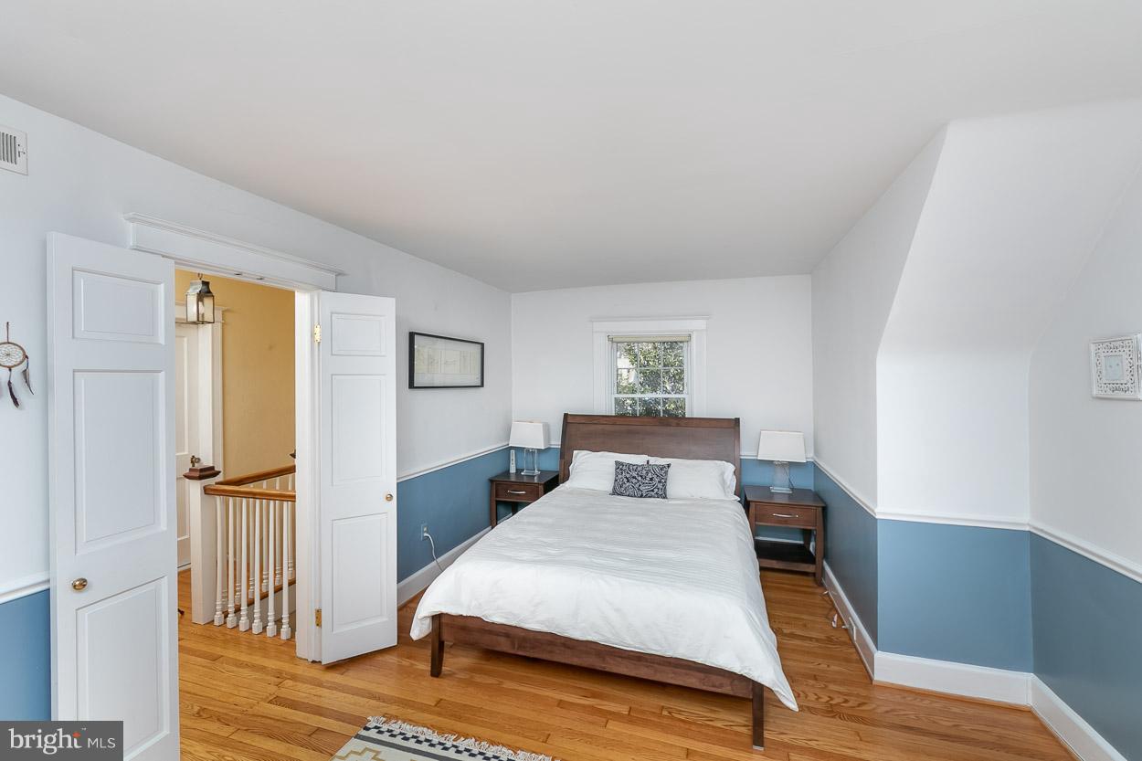 726 Anneslie Road Baltimore, MD 21212 - Photo 24 of 45 Large bedrooms with charming ceiling details.