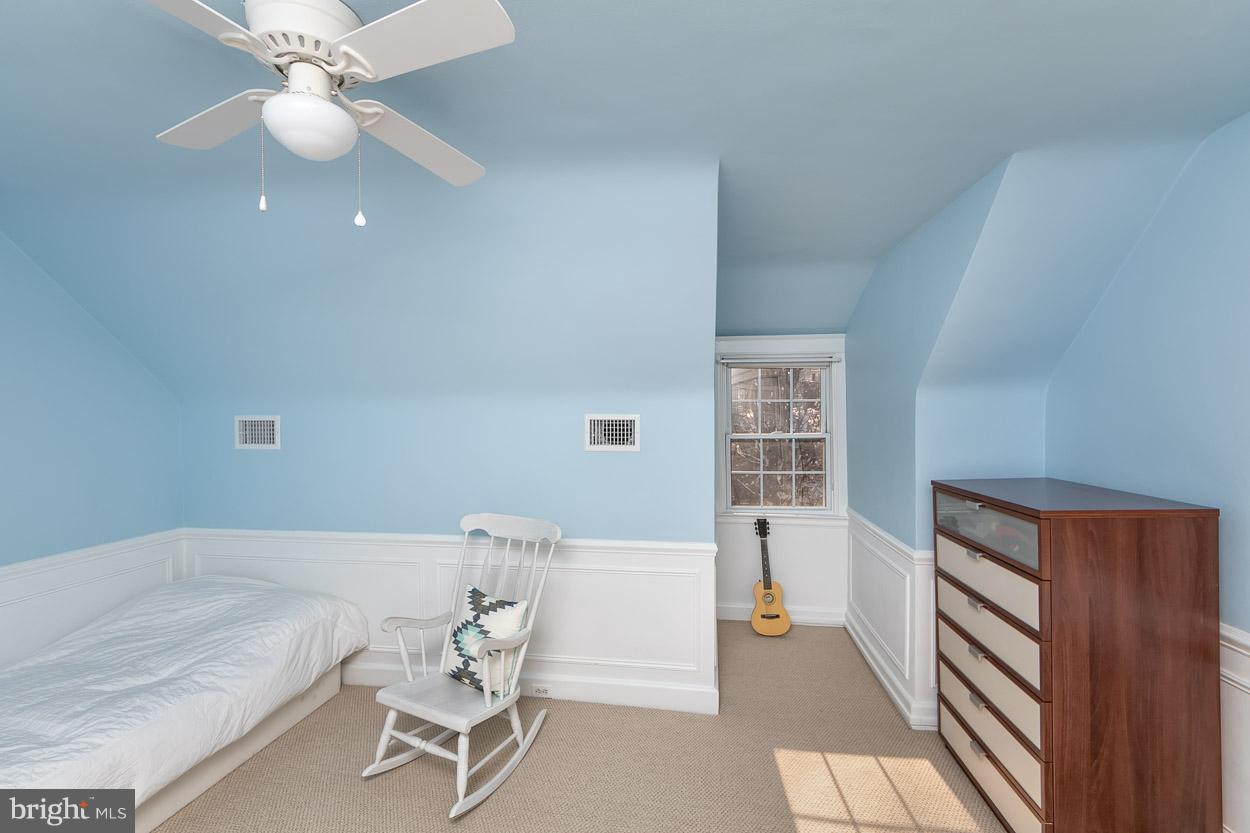 726 Anneslie Road Baltimore, MD 21212 - Photo 25 of 45 Large bedrooms with charming ceiling details.