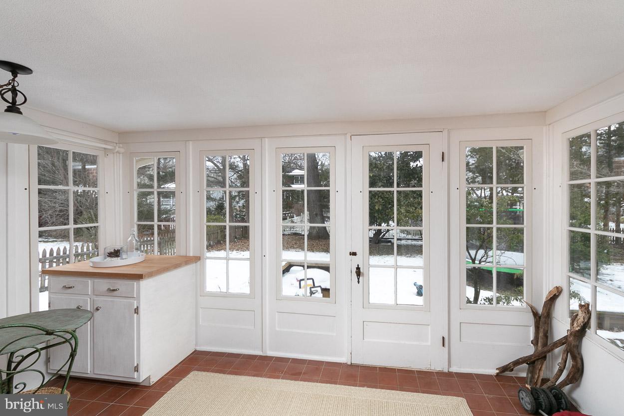 726 Anneslie Road Baltimore, MD 21212 - Photo 39 of 45 Sunroom overlooking rear yard.