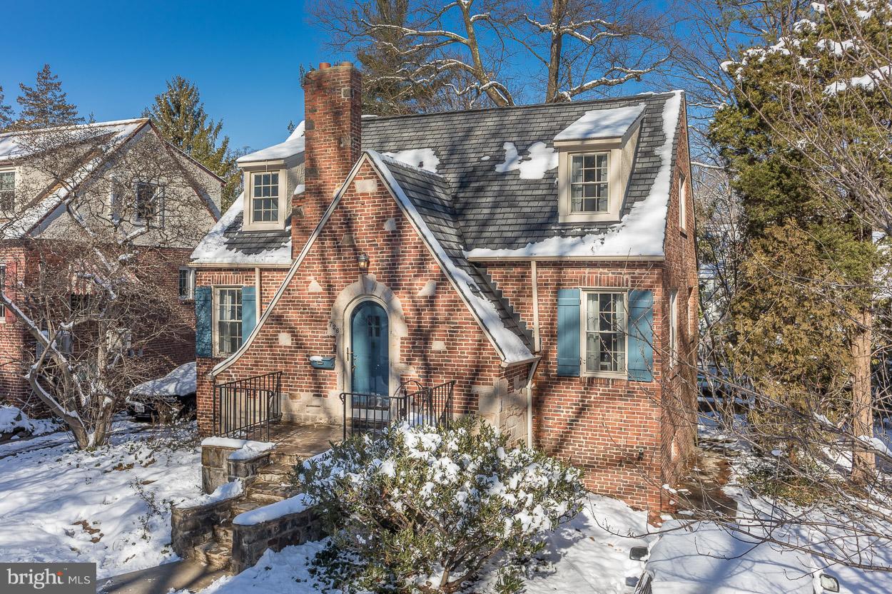 726 Anneslie Road Baltimore, MD 21212 - Photo 44 of 45 Welcome to 726 Anneslie Rd, where charm abounds...