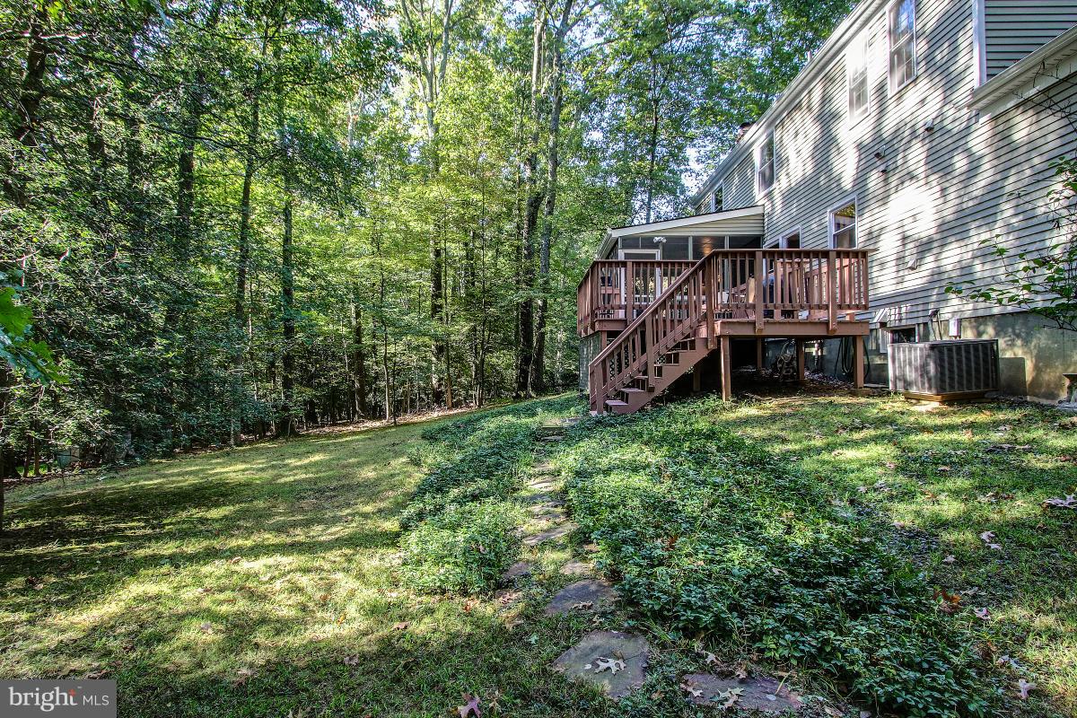 11413 Running Cedar Road Reston, VA 20191 - Photo 27 of 30 Terrific, flat yard easily accessible