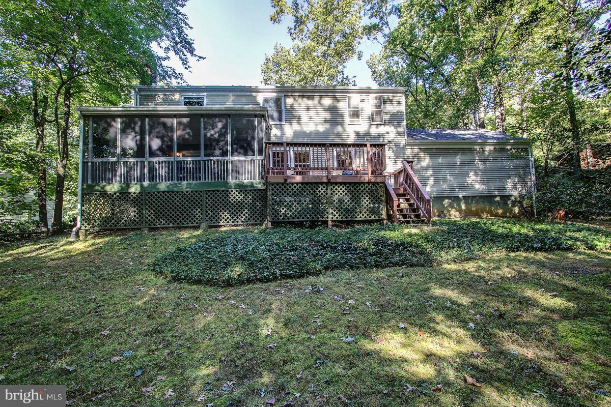 11413 Running Cedar Road Reston, VA 20191 - Photo 29 of 30 Exterior (Rear)
