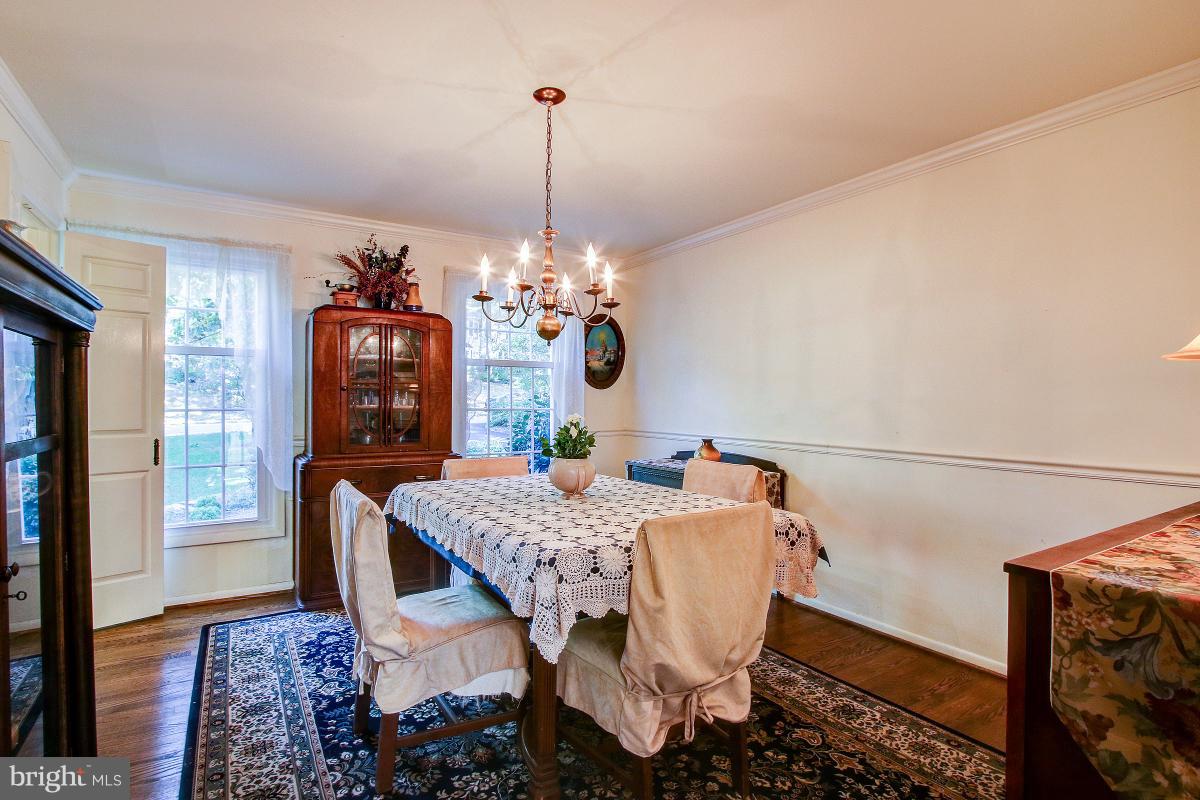 11413 Running Cedar Road Reston, VA 20191 - Photo 4 of 30 Dining Room has crown & chair rail molding