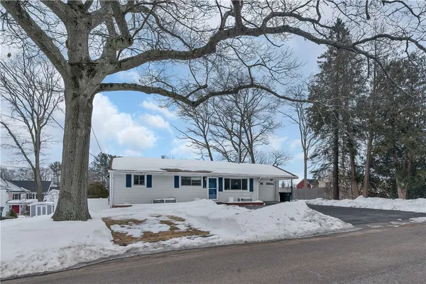 $393,000 | 22 Rawlinson Drive, Coventry, RI 02816