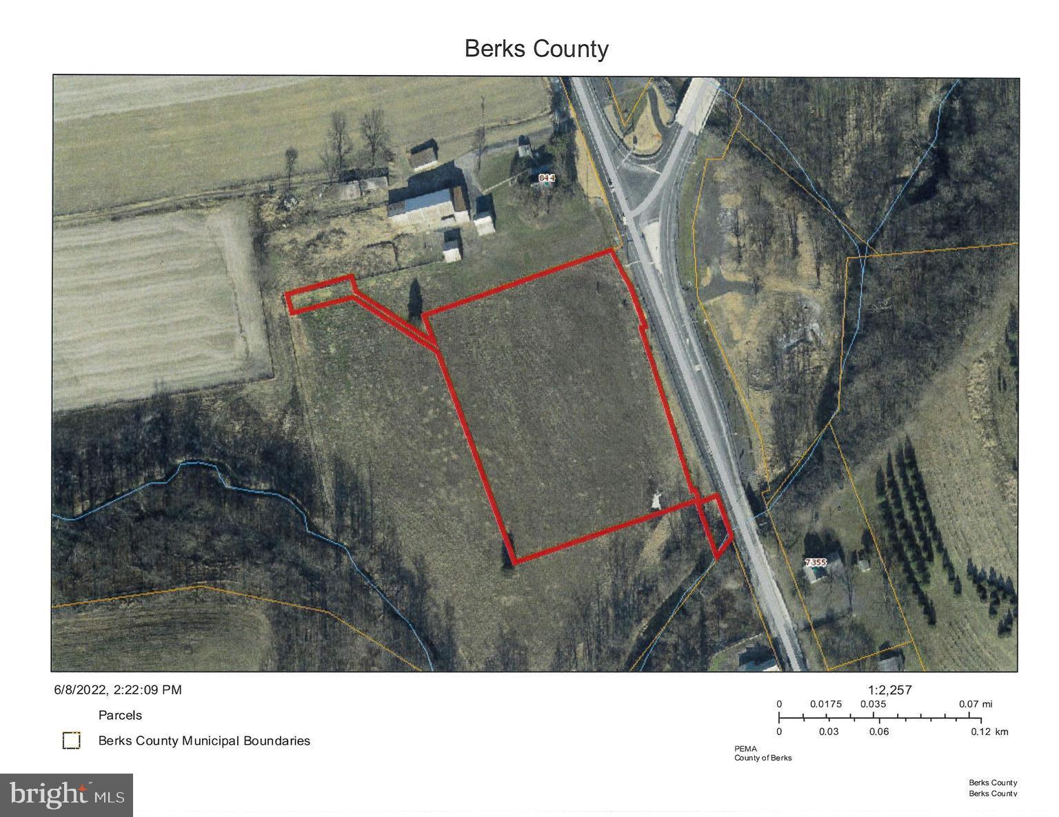 a view of a tennis court