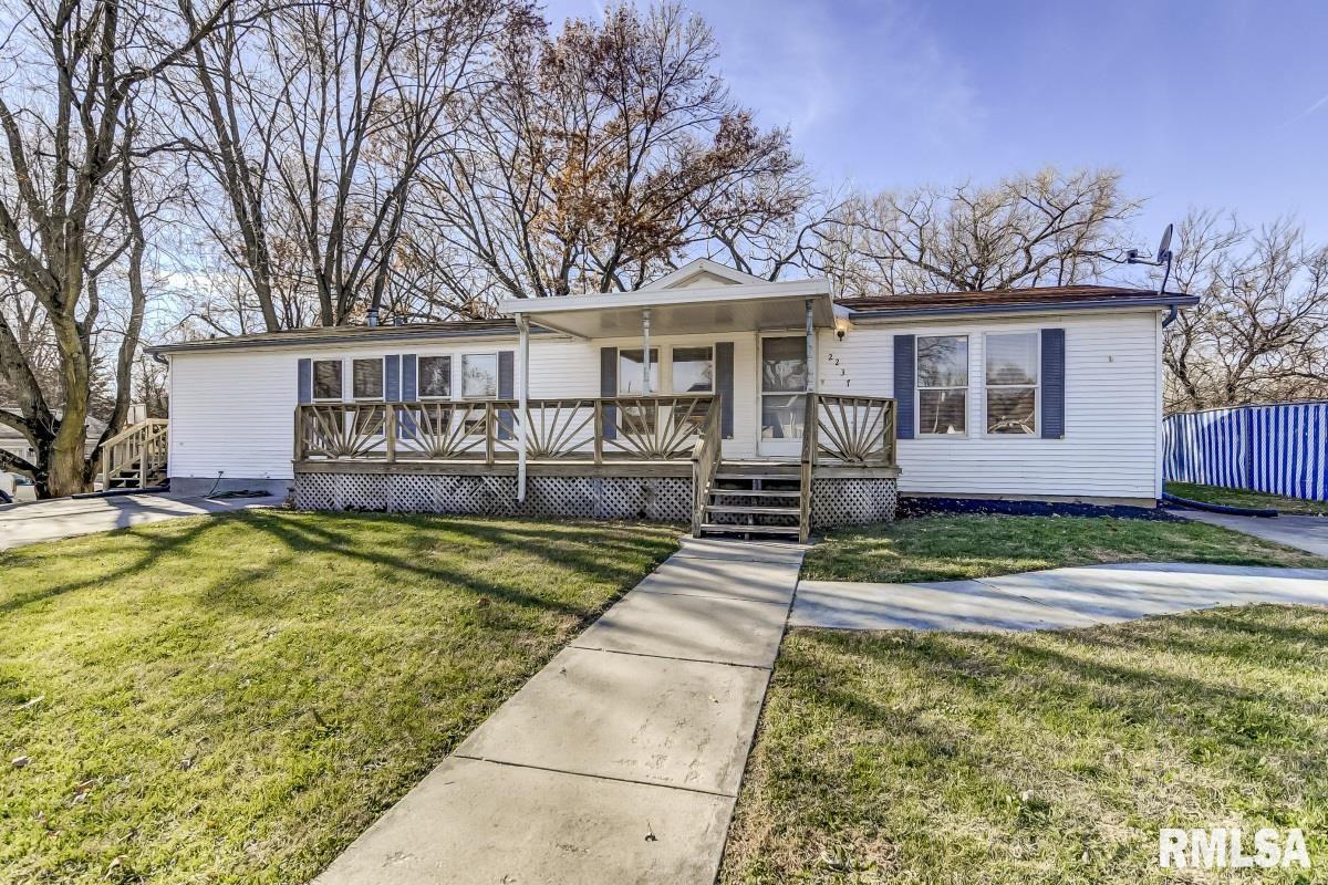 2237 North 3rd Street Springfield, IL 62702 - Photo 1 of 32