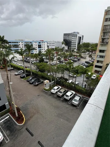 $2,550 | 5091 Northwest 7th Street, Unit 615, Miami, FL 33126