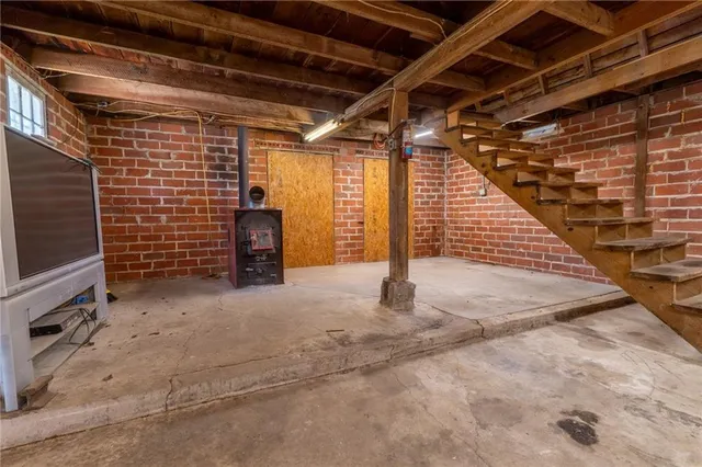 $349,000 | 308 South Hughes Street, Hamilton, MO 64644