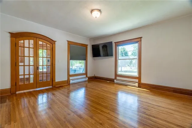 $349,000 | 308 South Hughes Street, Hamilton, MO 64644