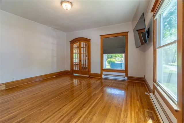 $349,000 | 308 South Hughes Street, Hamilton, MO 64644