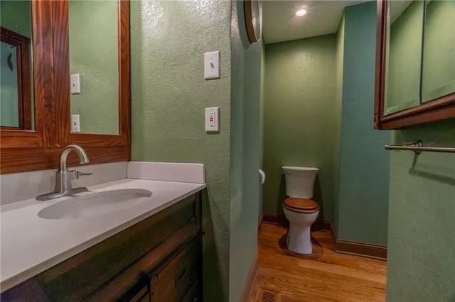 $349,000 | 308 South Hughes Street, Hamilton, MO 64644